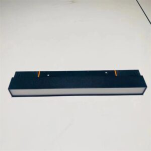 Proiector liniar difuz mat 3CCT pentru șină magnetică 48V MG 3004