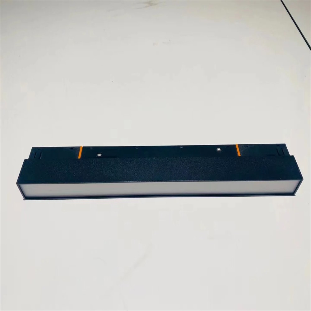 8363.jpg Proiector liniar difuz mat 3CCT pentru șină magnetică 48V MG 3004